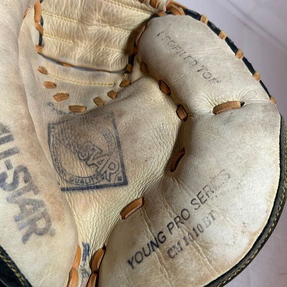 All Star Young Pro Series CM1010BT Youth Catchers Mitt Baseball Glove RHT - Picture 6 of 6
